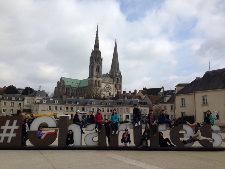 Group+Picture+of+%23Chartres+%28provided+by+Mme+Farhat%29