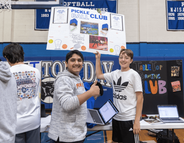 Pickleball Club co-Heads, sophomores Umang Sharma & Andrew Thallemer, at the 2023 Upper School Club Fair (Photo/PDS Flickr)